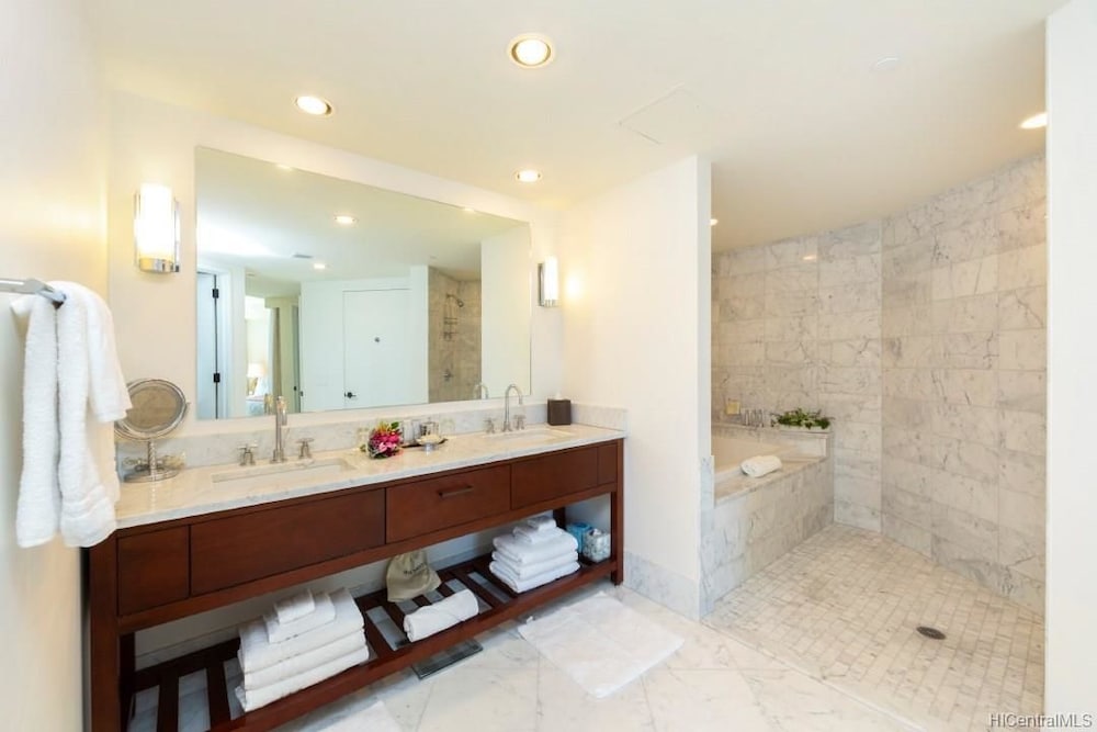 Фото Jet Luxury @ The Trump Waikiki