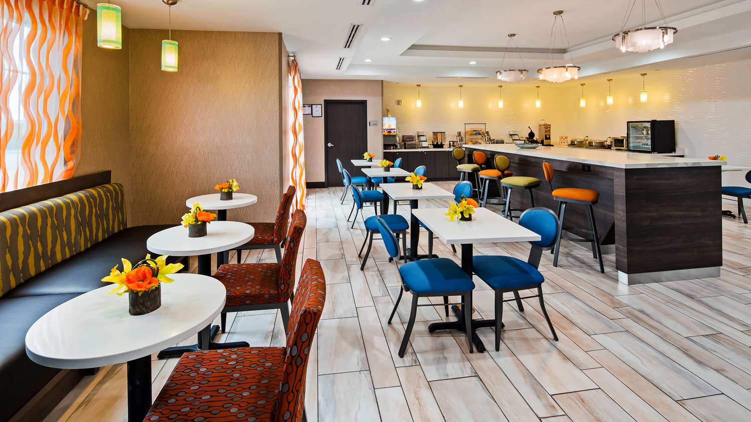 Фото Best Western Plus Pasadena Inn & Suites