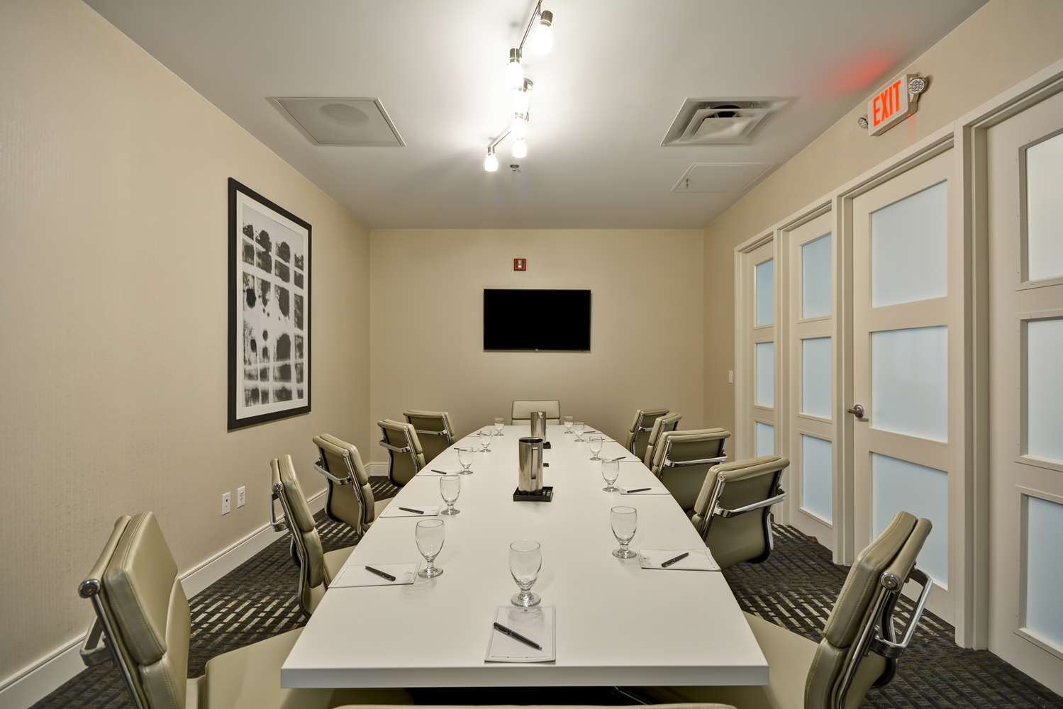 Фото Embassy Suites Hotel Charlotte