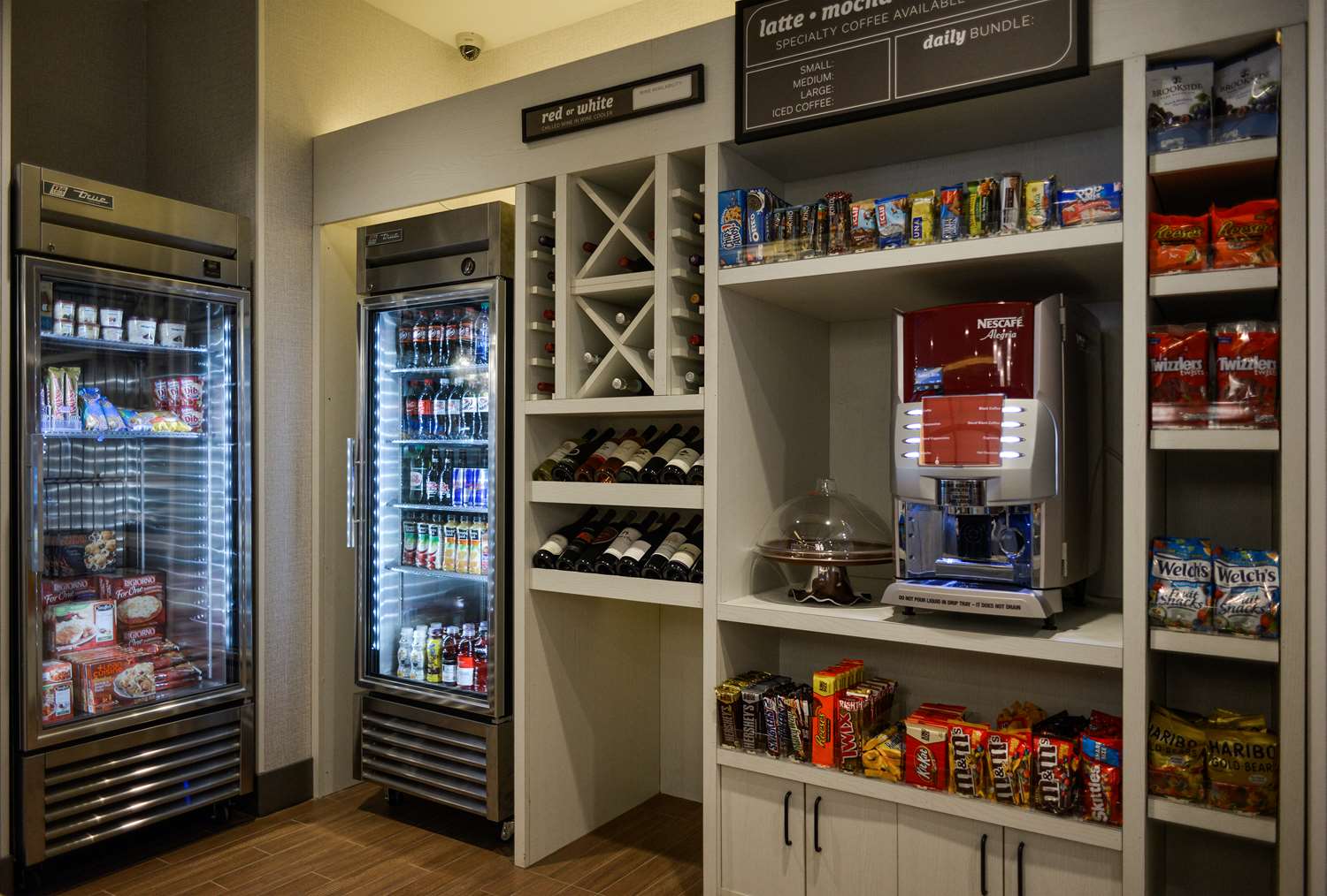 Фото Hilton Garden Inn Louisville Mall of St. Matthews