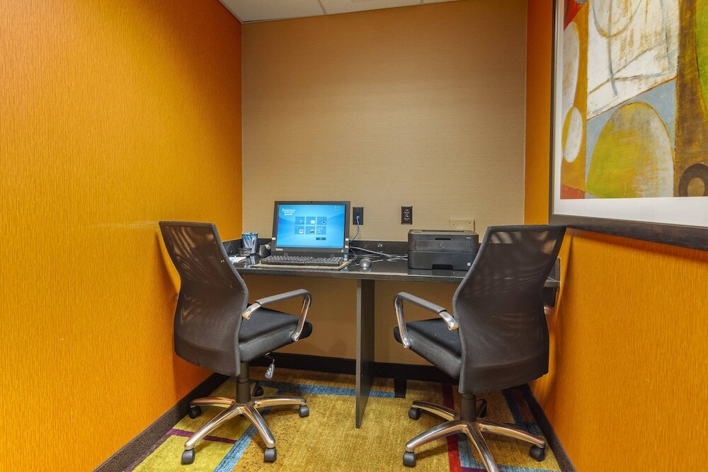 Фото Fairfield Inn & Suites by Marriott Hooksett