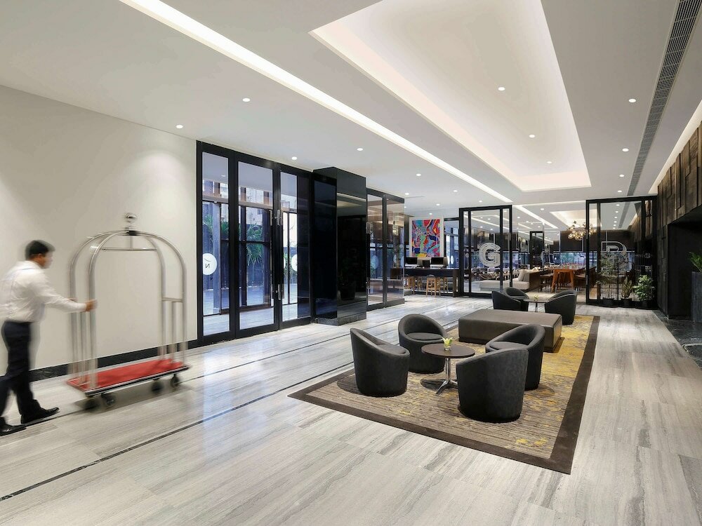 Фото Novotel Chennai Chamiers Road Hotel