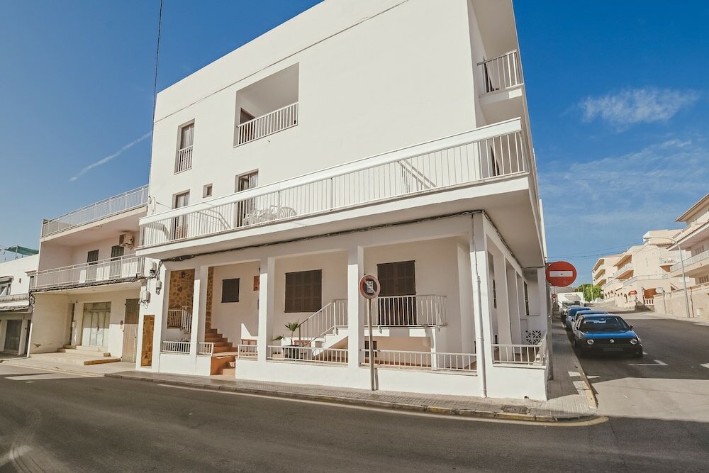 Фото Hostal Can Gallu