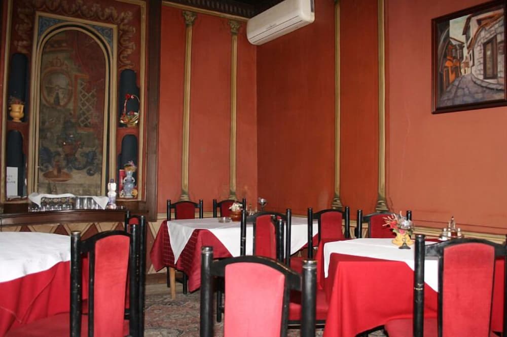 Фото Hotel Alafrangite