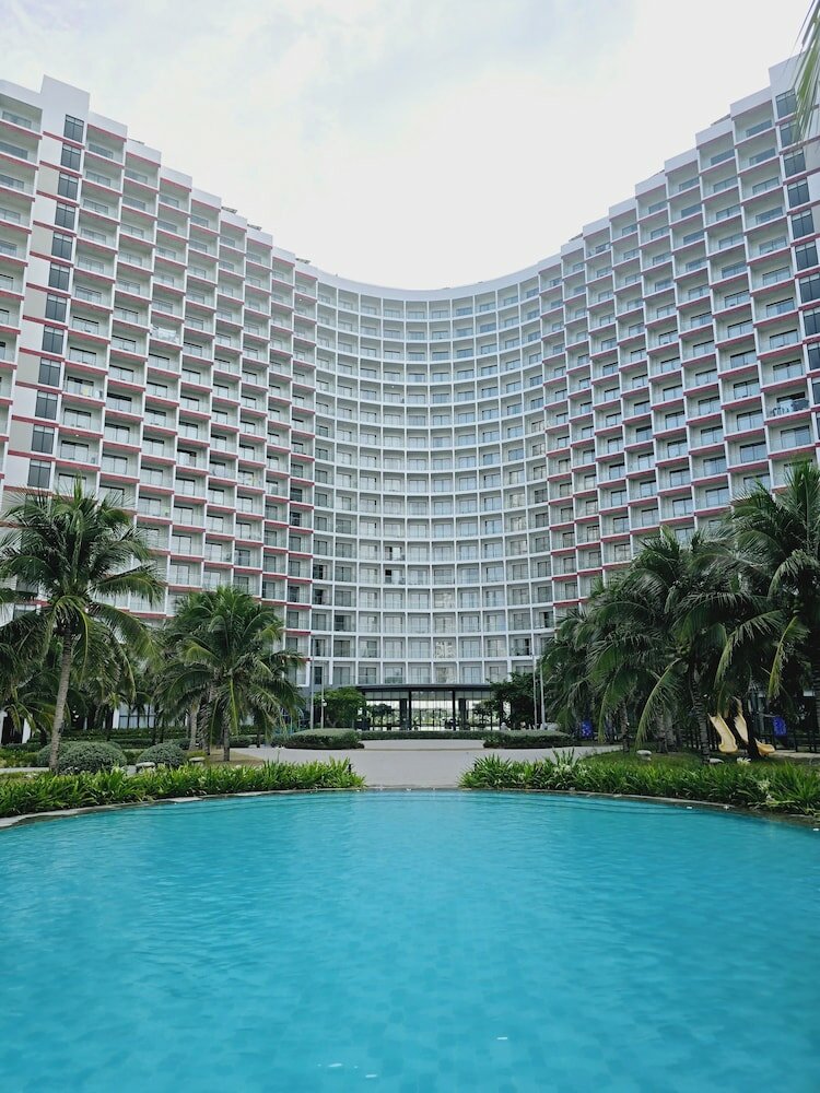Фото The Empyrean Cam Ranh Beach Resort
