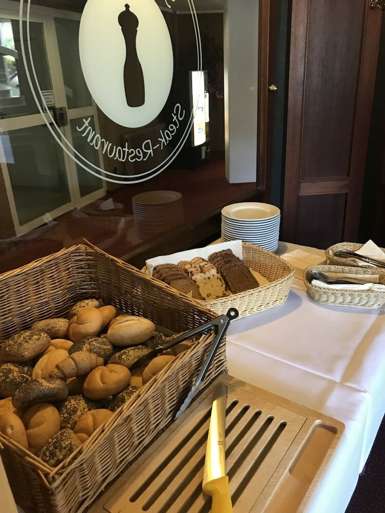 Фото Karaman Group Hotel