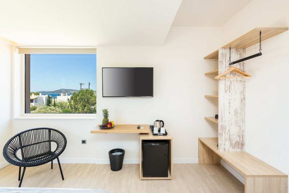 Фото 180 South Seaside Hotel