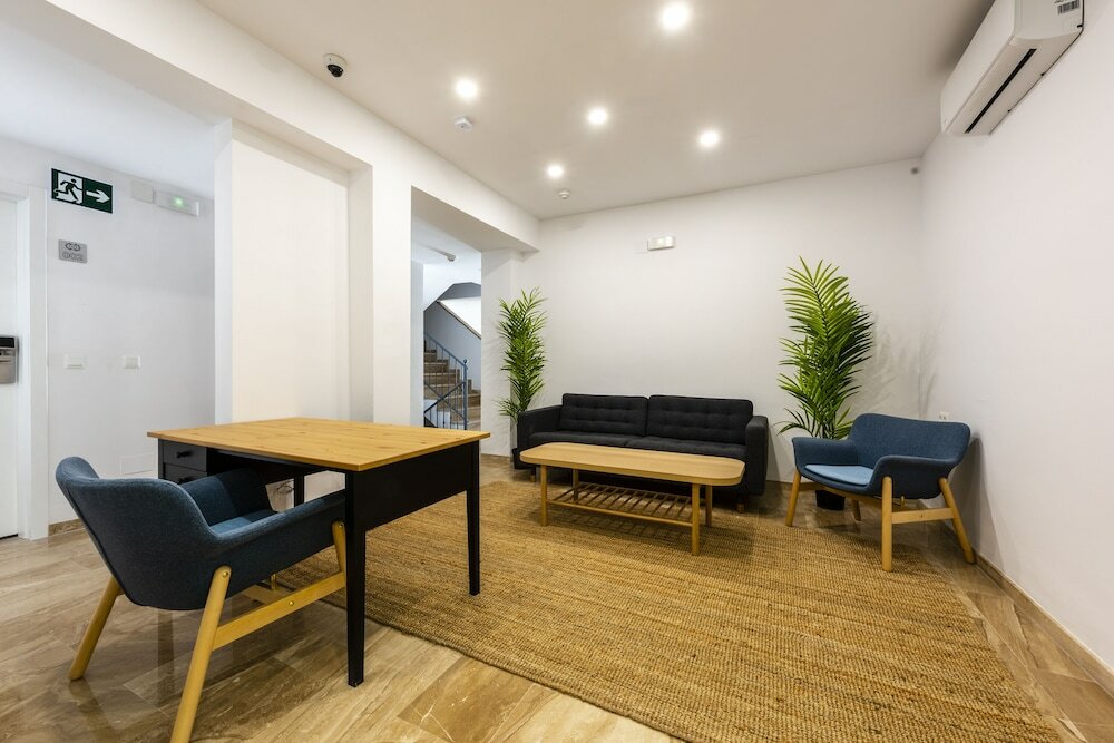 Фото Apartamentos Toboso Plaza