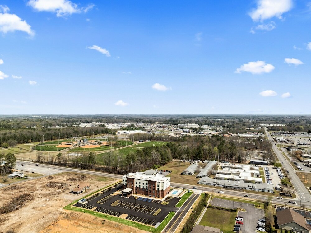 Фото Cobblestone Hotel & Suites - Cullman