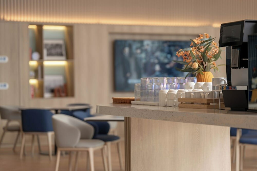 Фото Holiday Inn Express Shanghai Hongqiao Necc, an Ihg Hotel