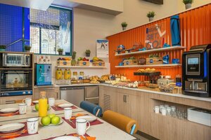 Гостиница Ibis Budget Valencia Centro Puerto