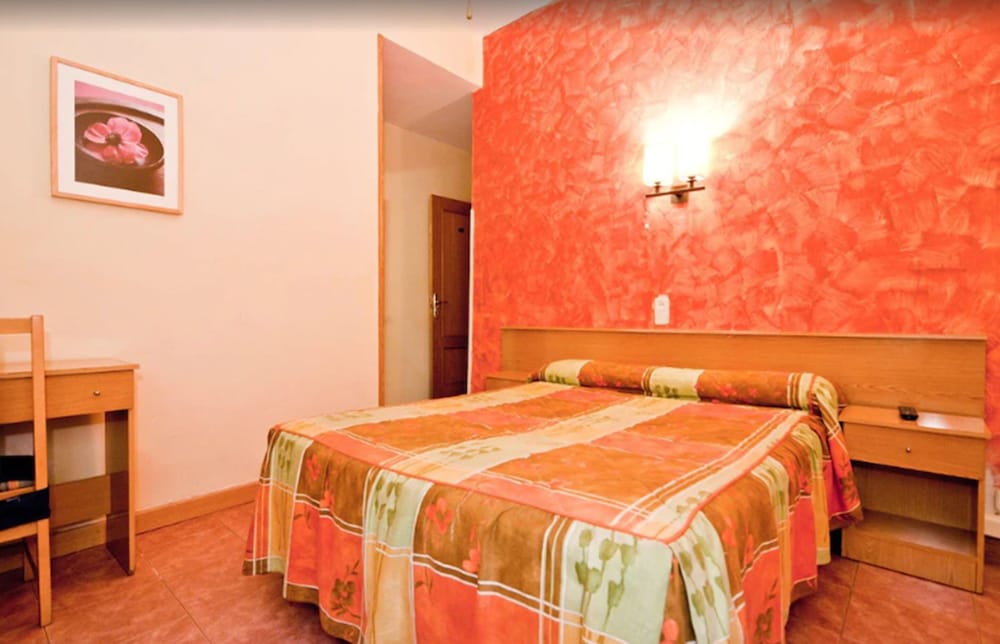 Фото Hostal Oporto