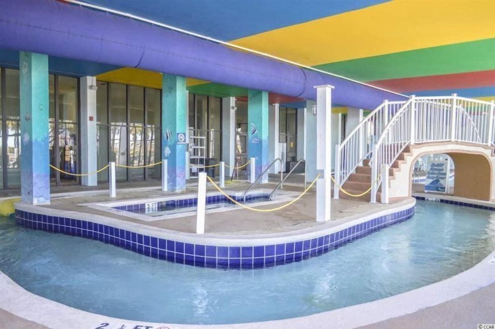 Фото Monterey Bay Suites