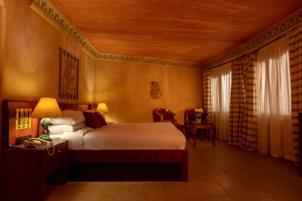 Фото Royal Savoy Hotel & Villas