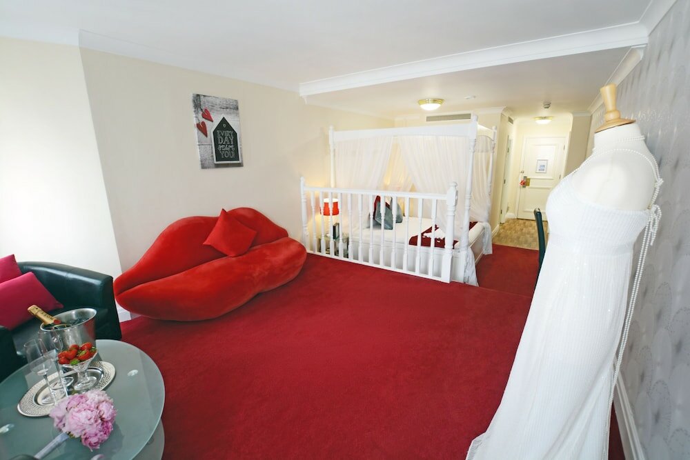 Фото Britannia Sachas Hotel