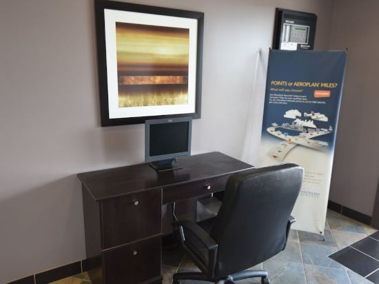 Фото Travelodge by Wyndham North Battleford