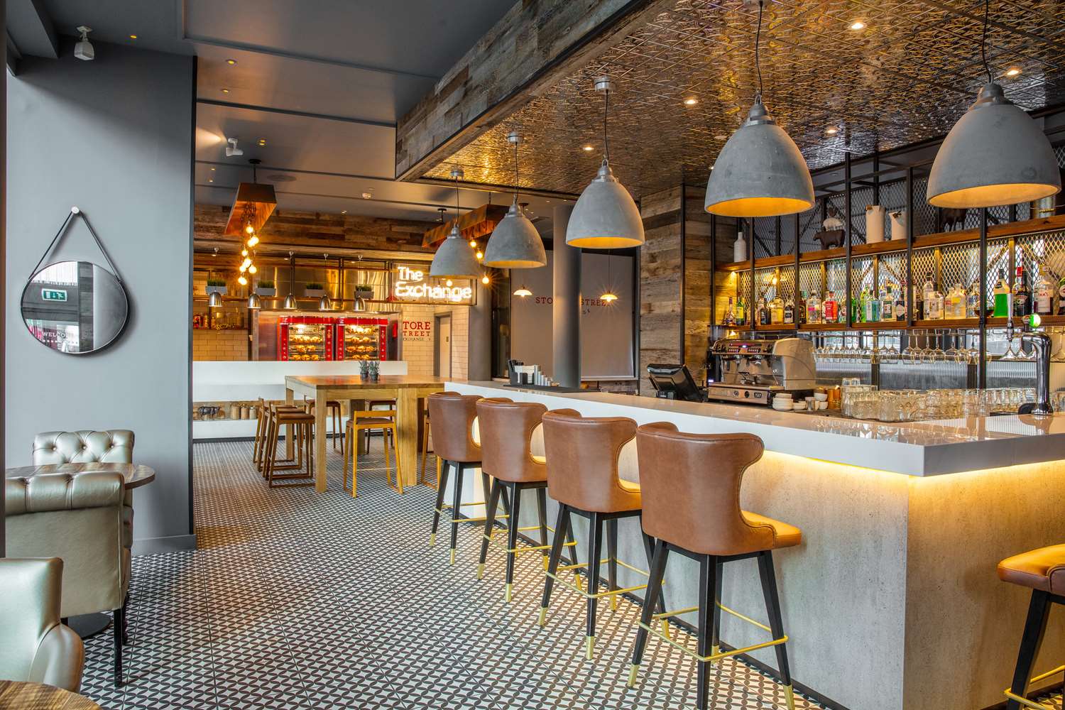 Фото DoubleTree by Hilton Manchester - Piccadilly