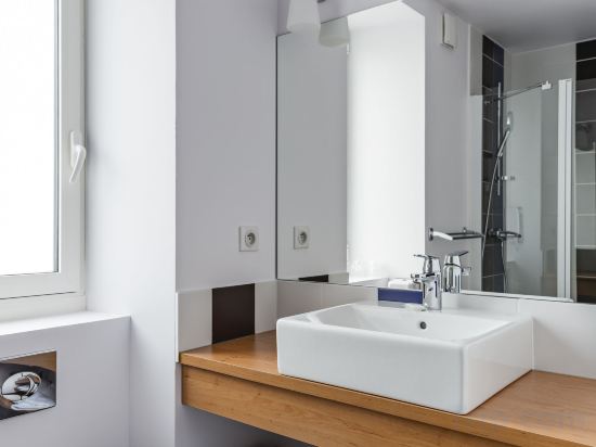 Фото Brit Hotel De Paris