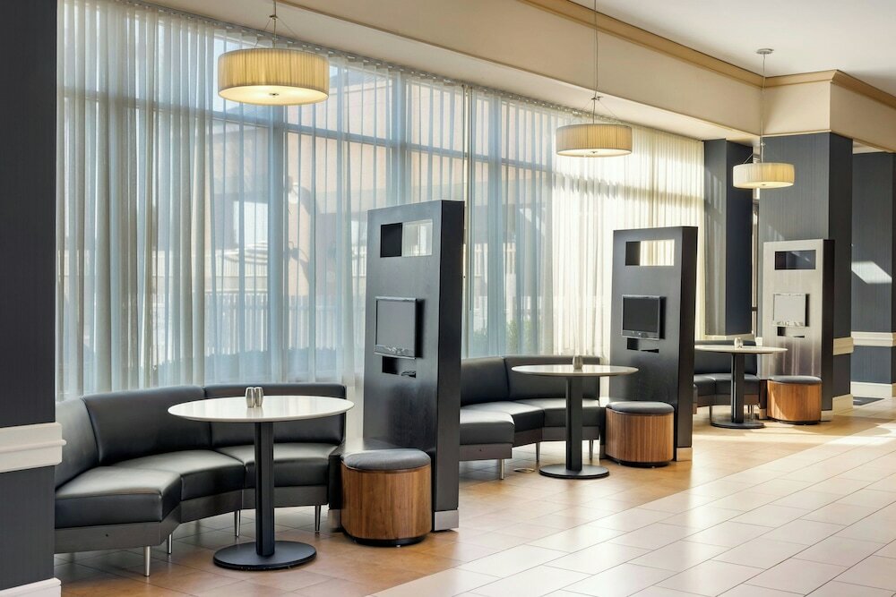 Фото Courtyard by Marriott Baldwin Park