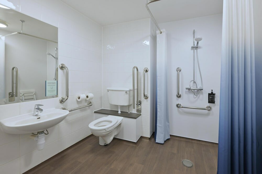 Фото Travelodge Manchester Ancoats Hotel
