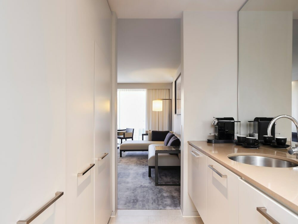 Фото Hotel Realm