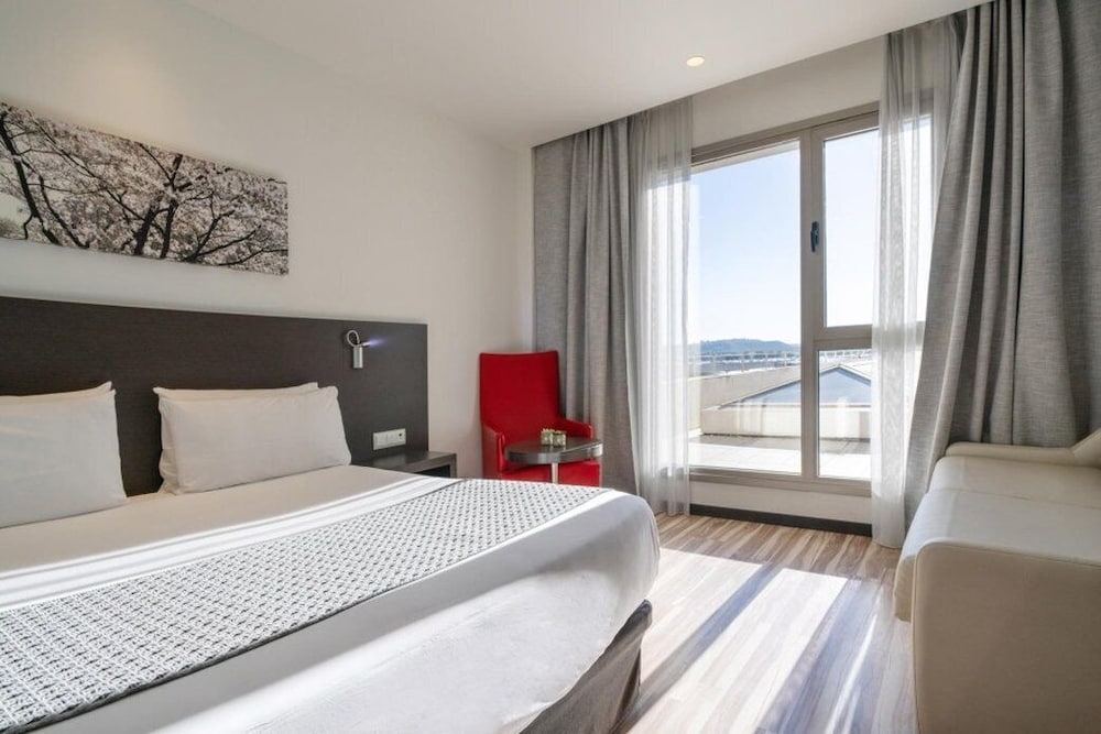 Фото Hotel Eurostars Arenas de Pinto