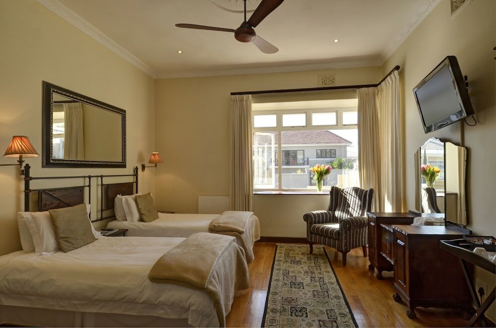 Фото Sundown Manor Guest House