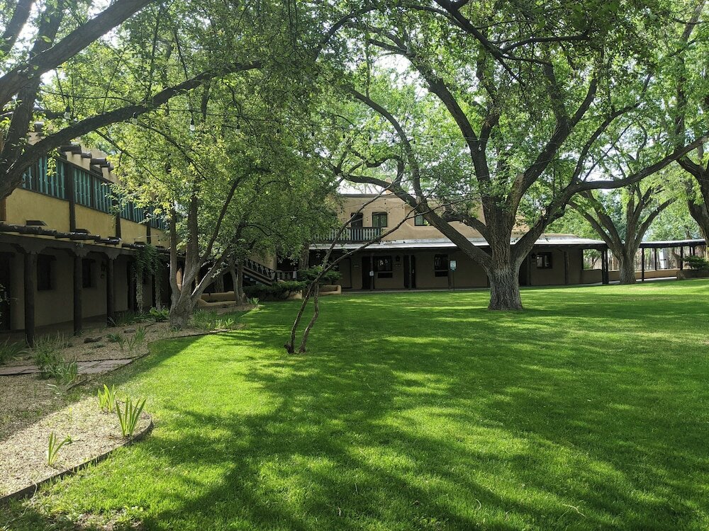 Фото Sagebrush Inn & Suites