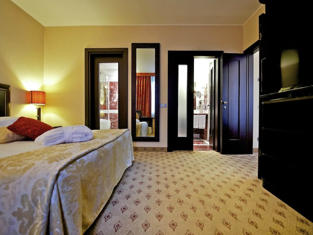 Фото Mercure Roma West