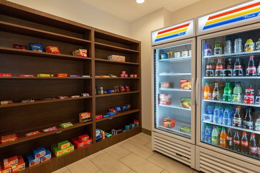 Фото Holiday Inn Express & Suites Kingfisher, an Ihg Hotel