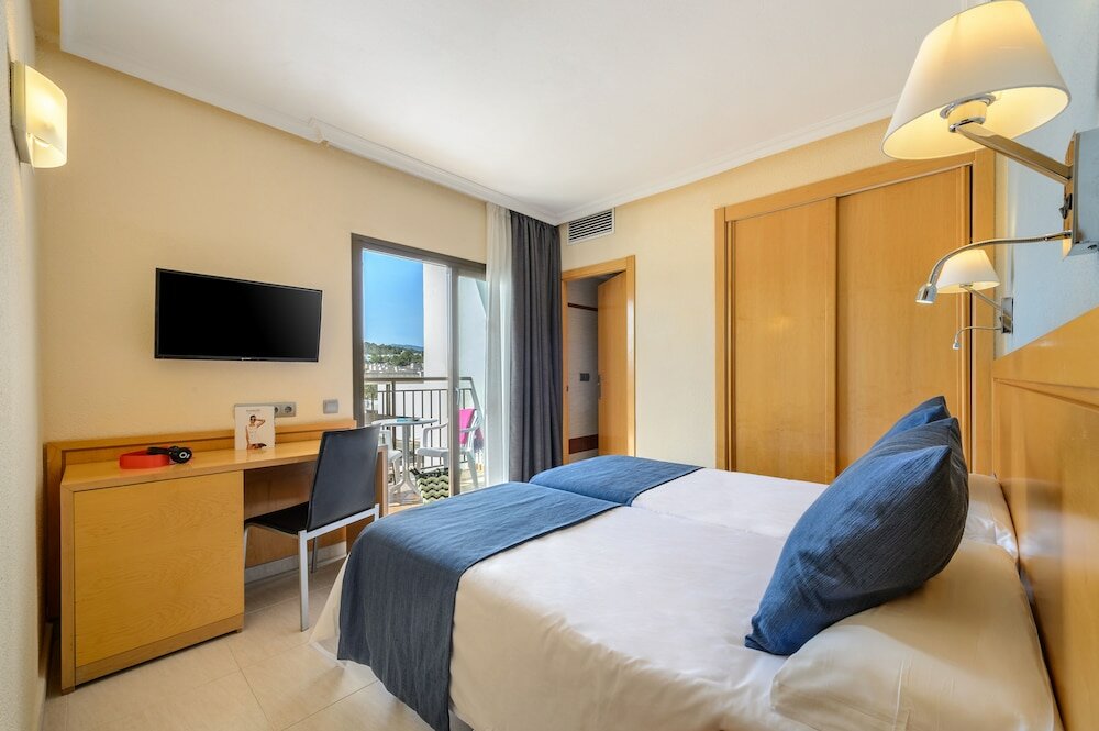 Фото Hotel Vibra S´Estanyol