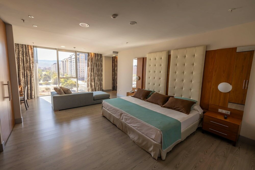 Фото Hotel Ciudad de Ponferrada