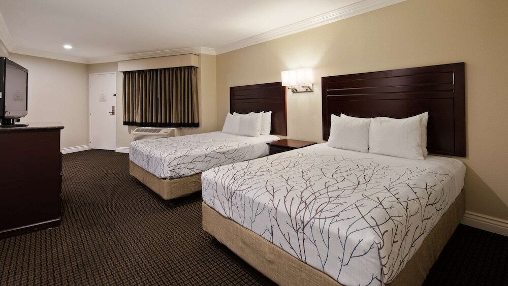 Фото Best Western Woodland Hills Inn