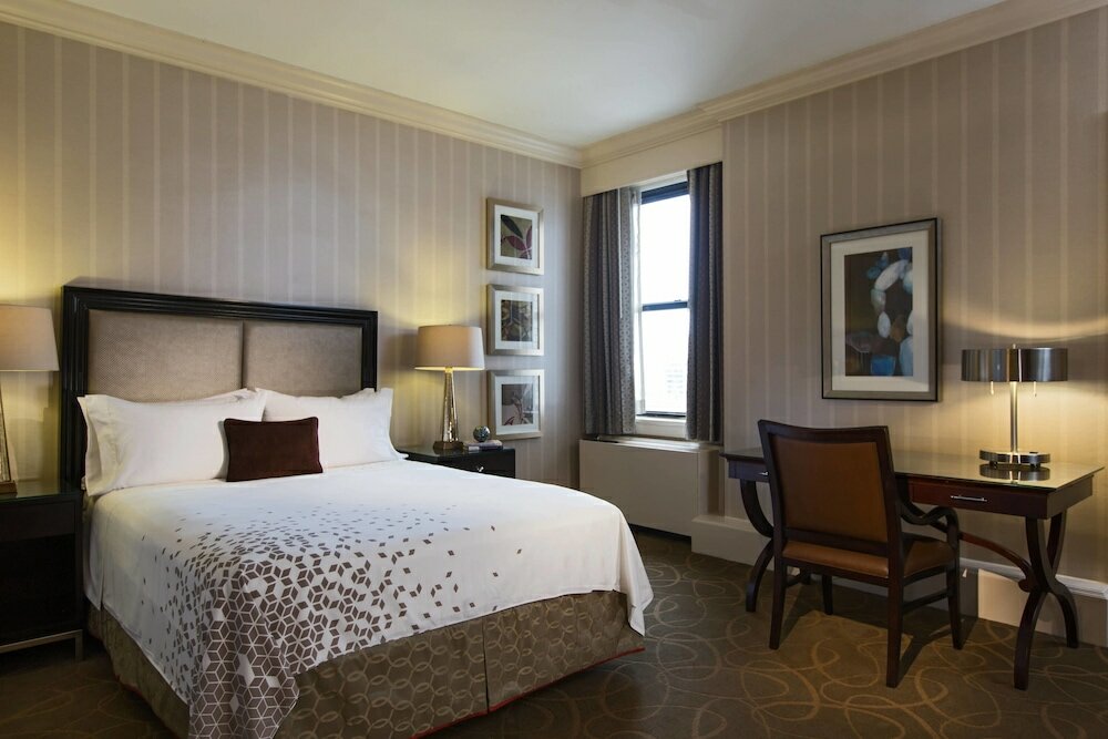 Фото Renaissance Cleveland Hotel