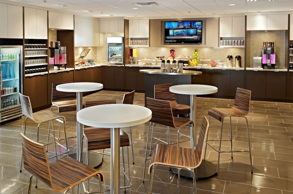 Фото Wyndham Edmonton Hotel and Conference Centre