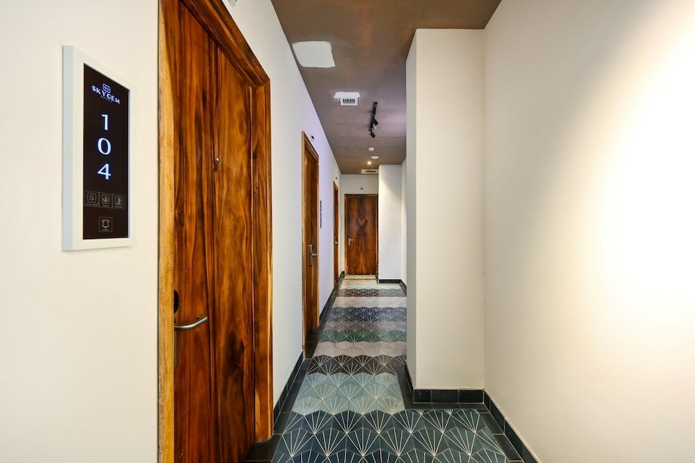 Фото Sky Gem Central Hotel