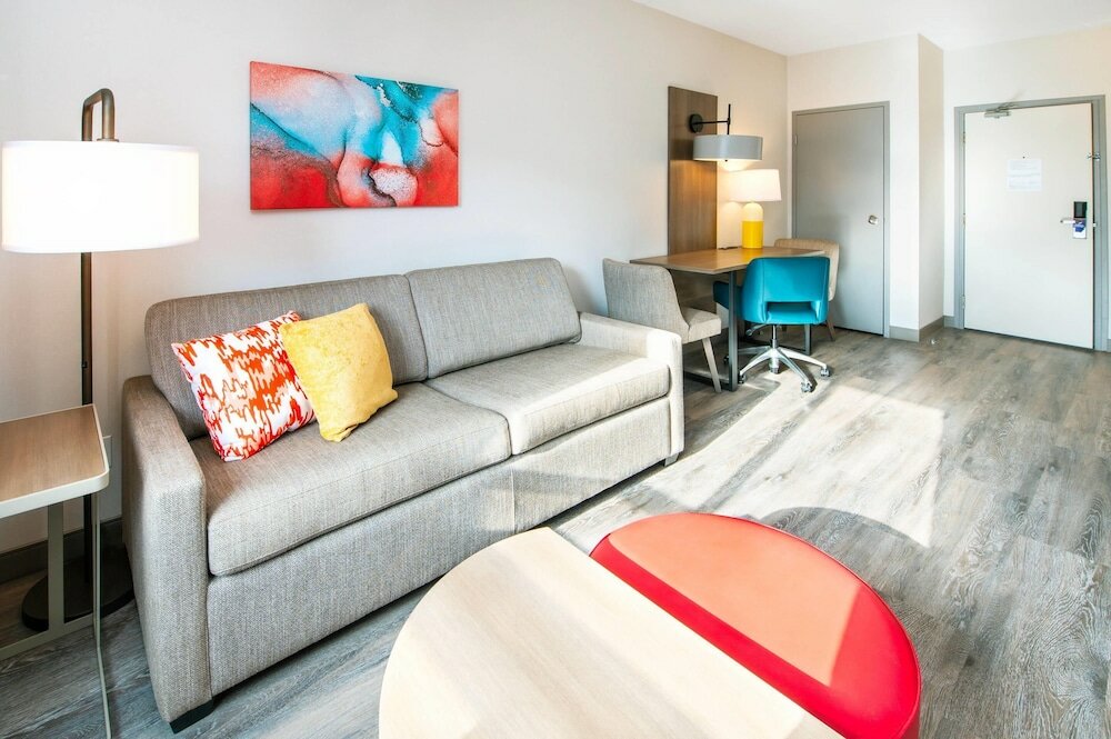 Фото Quality Suites London
