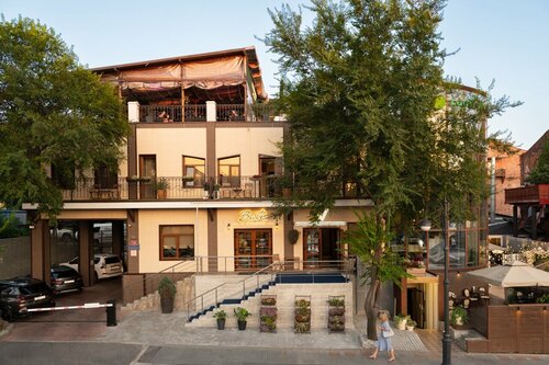 Внешний вид отеля V Hotel&Rooftop Lounge в Владивостоке, фото 1