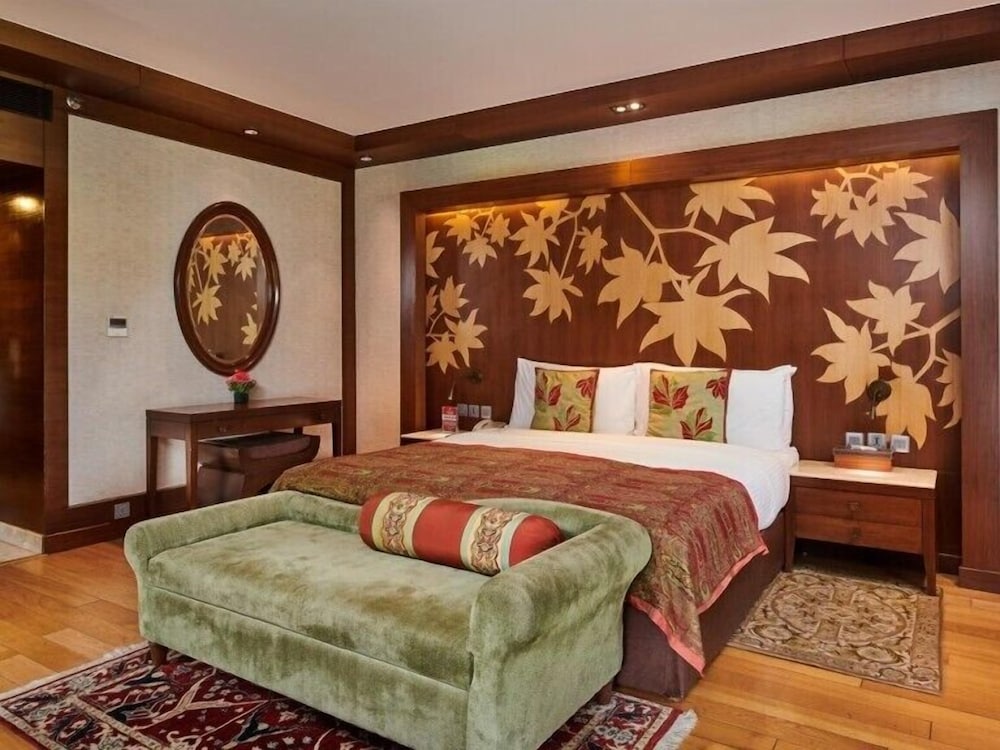 Фото The Lalit Grand Palace Srinagar