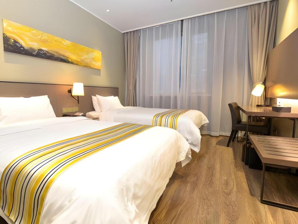 Фото Homeinn Plus Hotel Shanghai Bund Jinling East Road