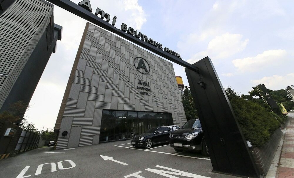 Фото Yongin Army Boutique