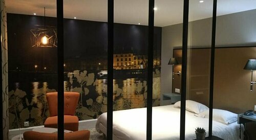 Гостиница Le Privilege в Фужер-Витре