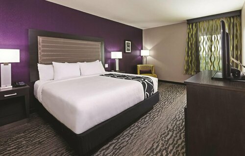 Гостиница La Quinta Inn & Suites by Wyndham College Station South в Колледж Стэйшен