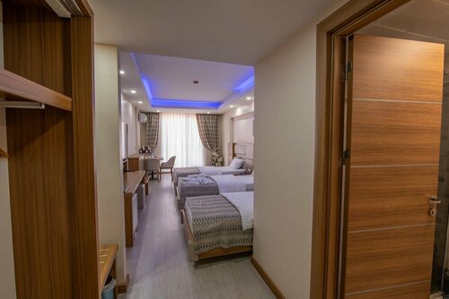 Гостиница Mus Grand Hotel в Мутки