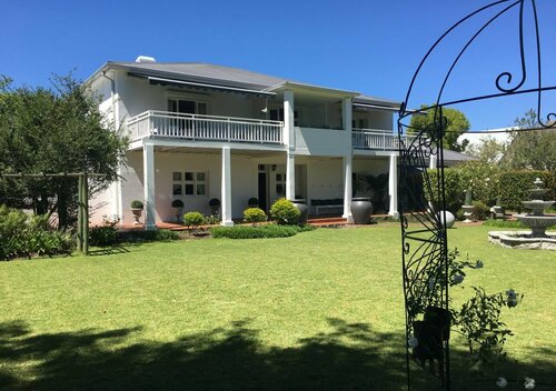 Внешний вид отеля No. 10 Caledon Street Guest House в Джордже, фото 1