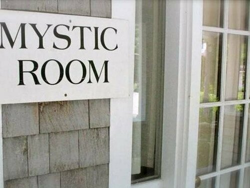 Внешний вид отеля Abbey's Lantern Hill Inn в Ледиарде, фото 3