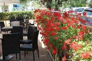 Внешний вид отеля Hotel Lady Mary в Червии, фото 5