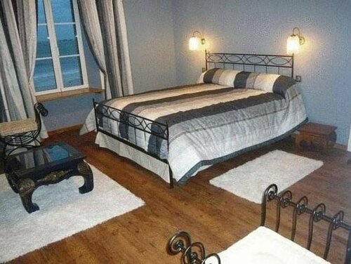 Гостиница La Cameline в Морле