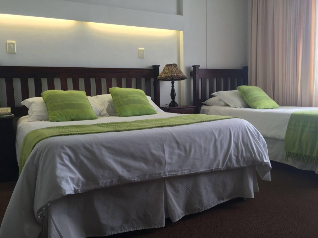 Фото Hoedjiesbaai Hotel