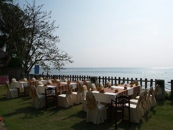 Гостиница Bhumiyama Beach Resort